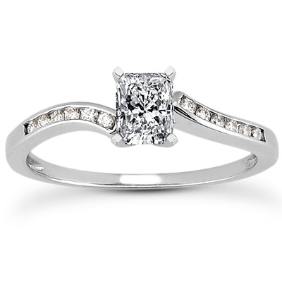 Elegant Diamond Engagement Ring (0.12 t.c.w.) - view 1