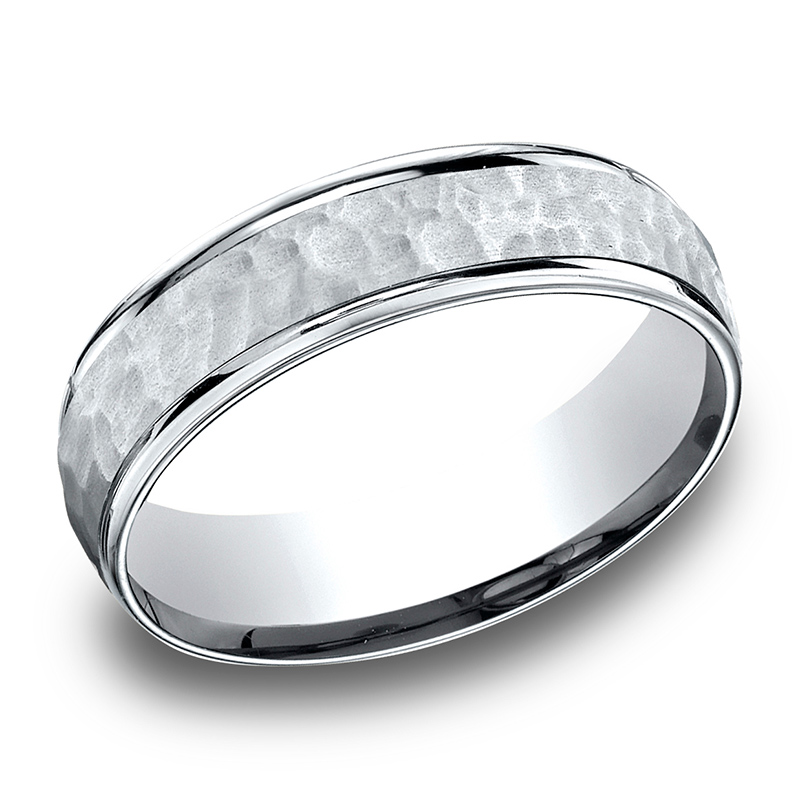 Light Comfort 6.5mm High Polish Edge Hammered Center Design Band - view 3