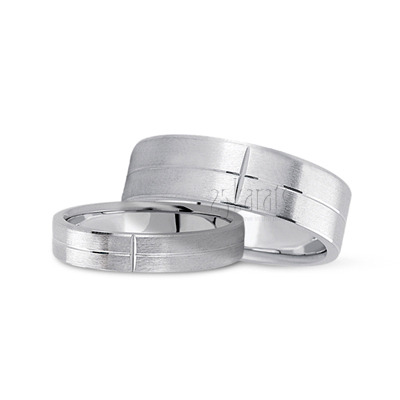 Symmetrical Two-Color Carved Design Wedding Band Set - view 1