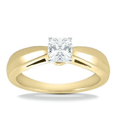 Trendy Diamond Engagement Ring - view 1